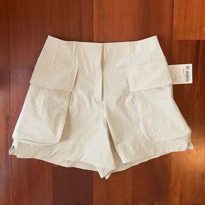 lululemon athletica Women's Cargo Shorts - Cream